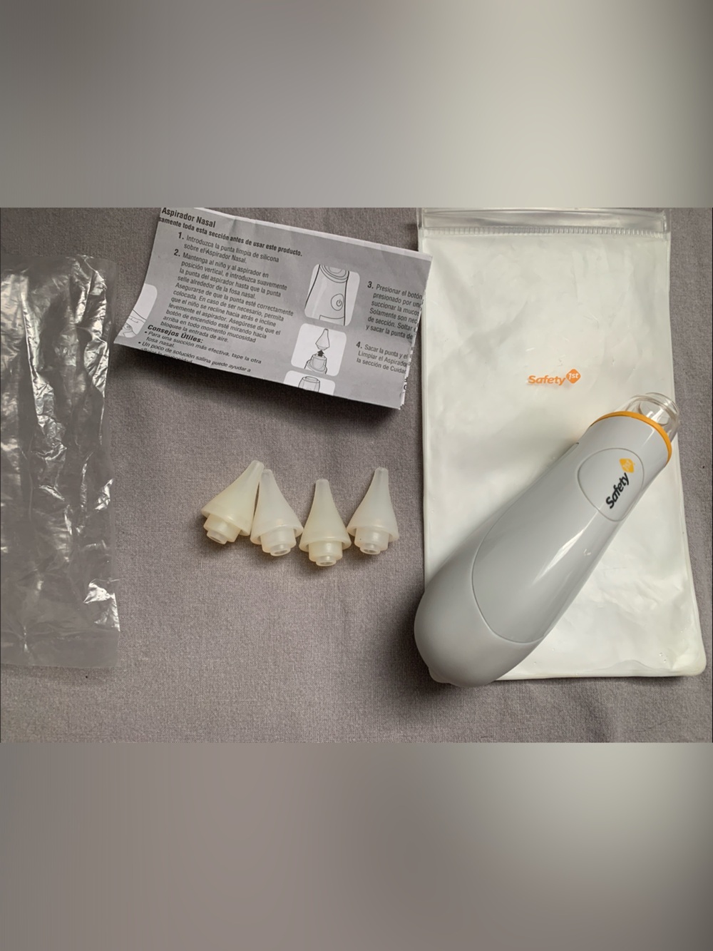 🆕- Safety 1st White Nasal Aspirator with Nozzle Tips